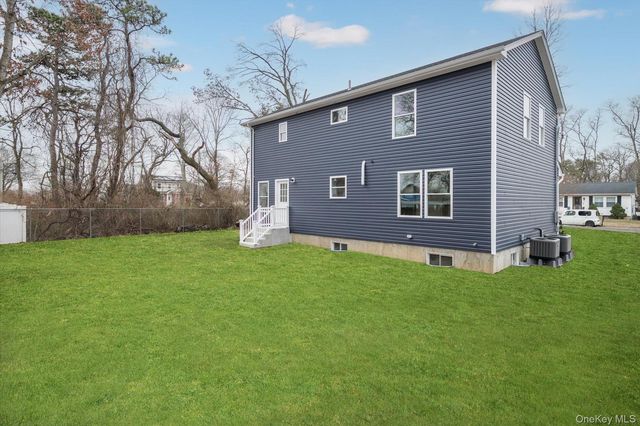 15 Dubois Avenue, Amityville, NY 11701