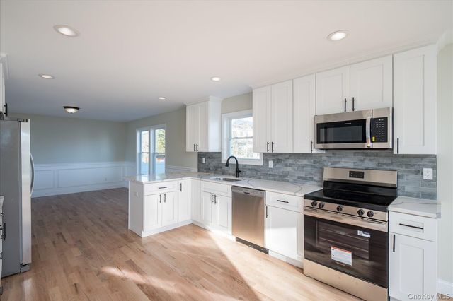 15 Dubois Avenue, Amityville, NY 11701