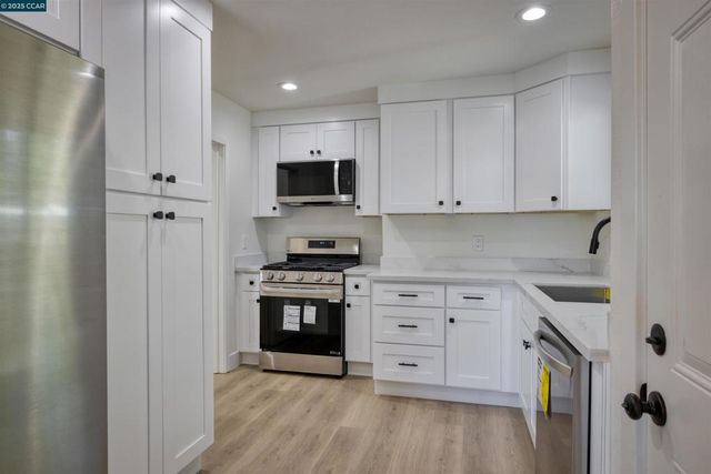 2250 Hickory Dr, Concord, CA 94520