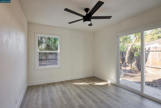 2250 Hickory Dr, Concord, CA 94520
