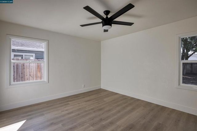 2250 Hickory Dr, Concord, CA 94520