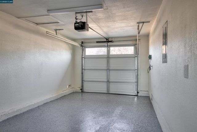 2250 Hickory Dr, Concord, CA 94520