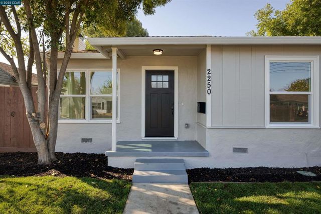 2250 Hickory Dr, Concord, CA 94520