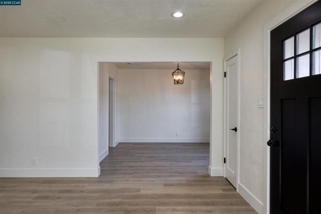 2250 Hickory Dr, Concord, CA 94520