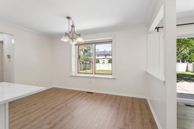 10 MICHAELSON DR, Mount Laurel, NJ 08054