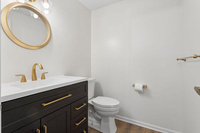 10 MICHAELSON DR, Mount Laurel, NJ 08054