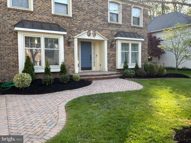 10 MICHAELSON DR, Mount Laurel, NJ 08054