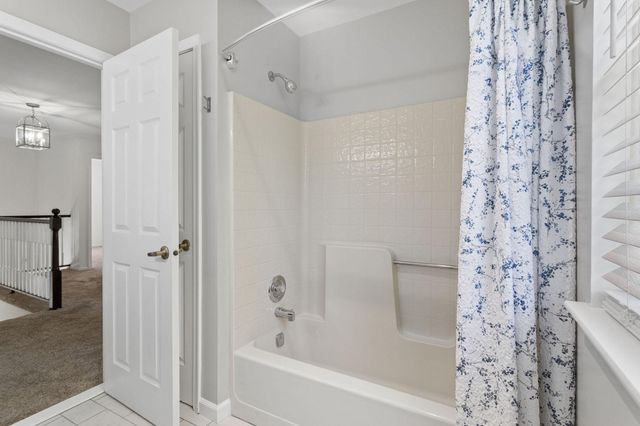 10 MICHAELSON DR, Mount Laurel, NJ 08054
