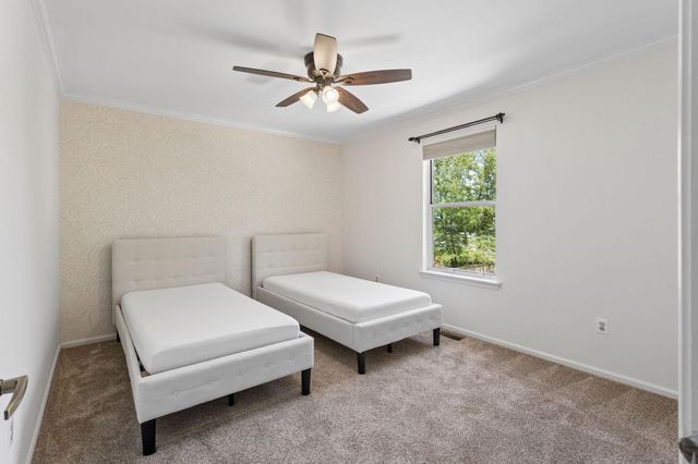 10 MICHAELSON DR, Mount Laurel, NJ 08054