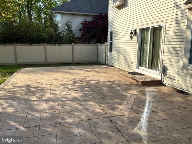 10 MICHAELSON DR, Mount Laurel, NJ 08054