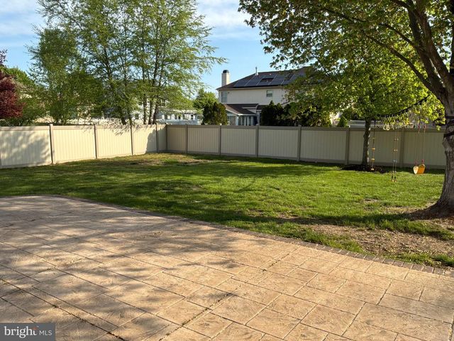 10 MICHAELSON DR, Mount Laurel, NJ 08054