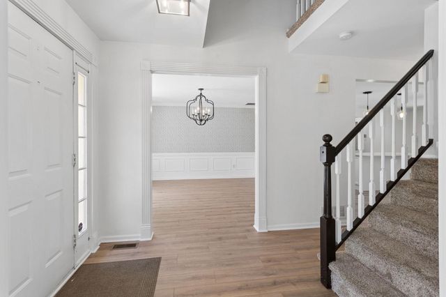 10 MICHAELSON DR, Mount Laurel, NJ 08054