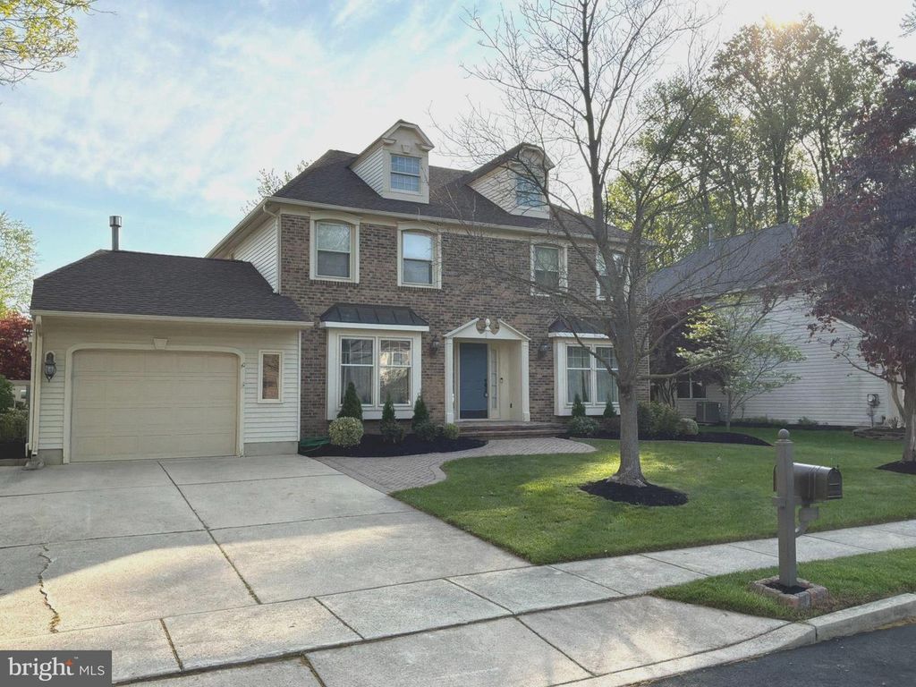 10 MICHAELSON DR, Mount Laurel, NJ 08054