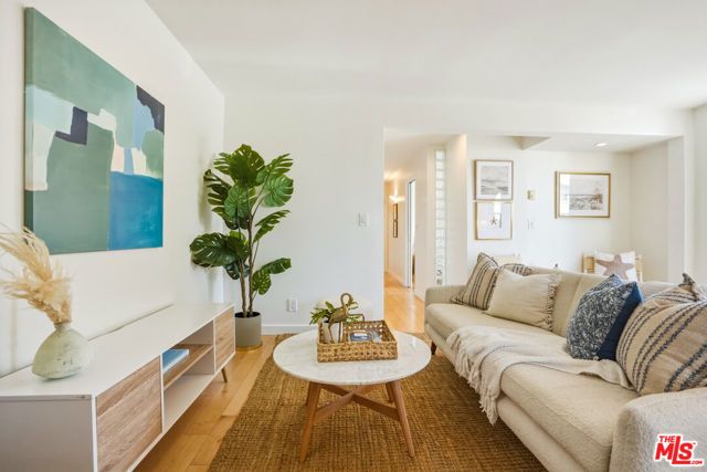 917 2nd Street 205, Santa Monica, CA 90403