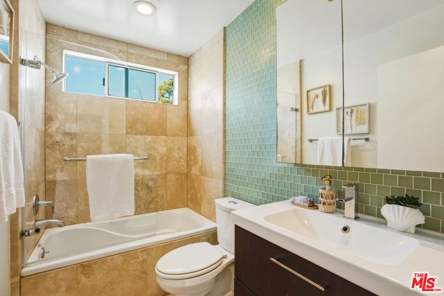 917 2nd Street 205, Santa Monica, CA 90403