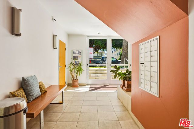 917 2nd Street 205, Santa Monica, CA 90403