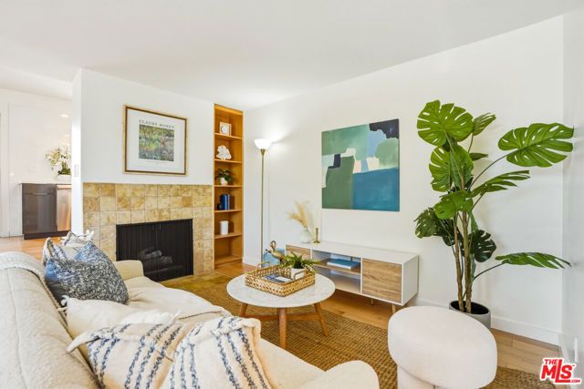 917 2nd Street 205, Santa Monica, CA 90403
