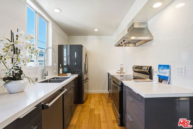 917 2nd Street 205, Santa Monica, CA 90403