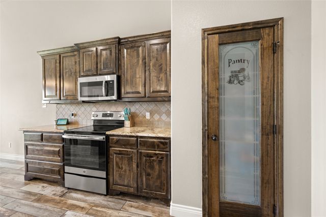 2255 J E Woody Road, Springtown, TX 76082