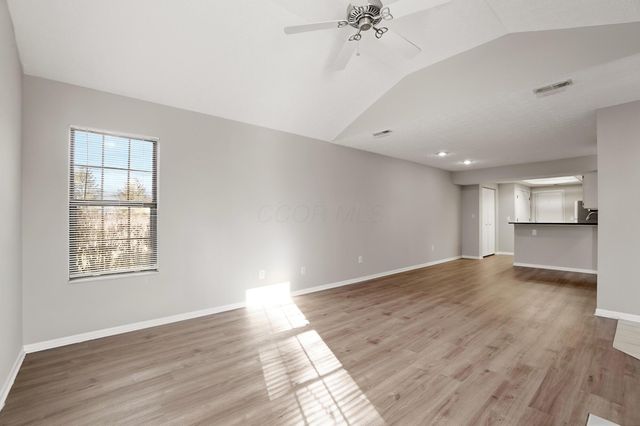 6770 Chateau Chase Drive, Columbus, OH 43235