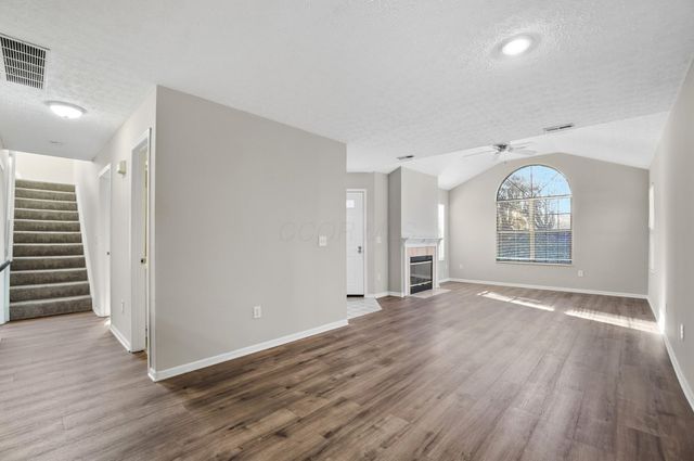 6770 Chateau Chase Drive, Columbus, OH 43235