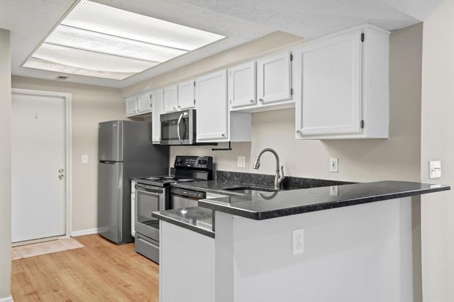 6770 Chateau Chase Drive, Columbus, OH 43235