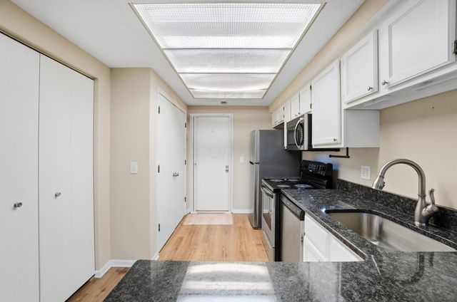 6770 Chateau Chase Drive, Columbus, OH 43235