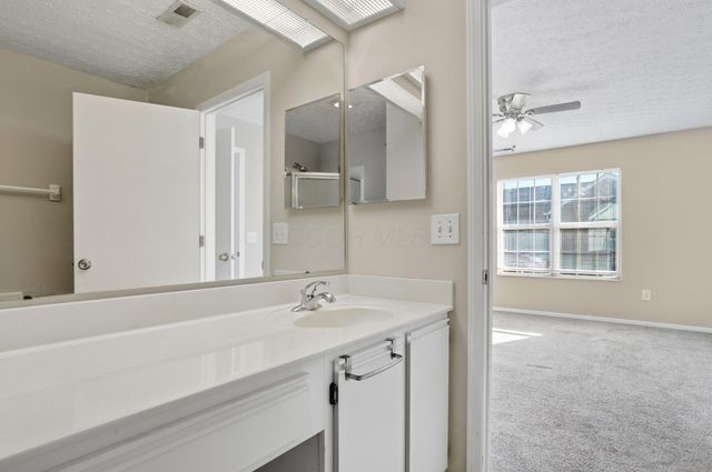 6770 Chateau Chase Drive, Columbus, OH 43235