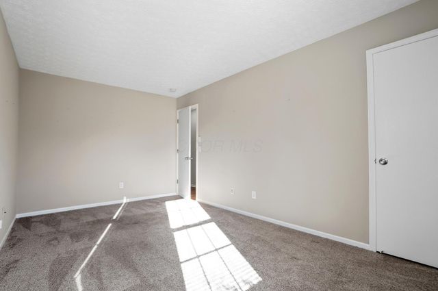 6770 Chateau Chase Drive, Columbus, OH 43235