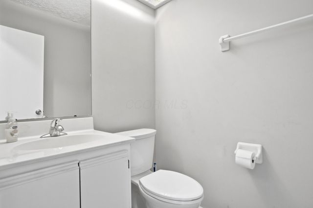 6770 Chateau Chase Drive, Columbus, OH 43235