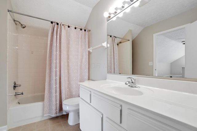 6770 Chateau Chase Drive, Columbus, OH 43235