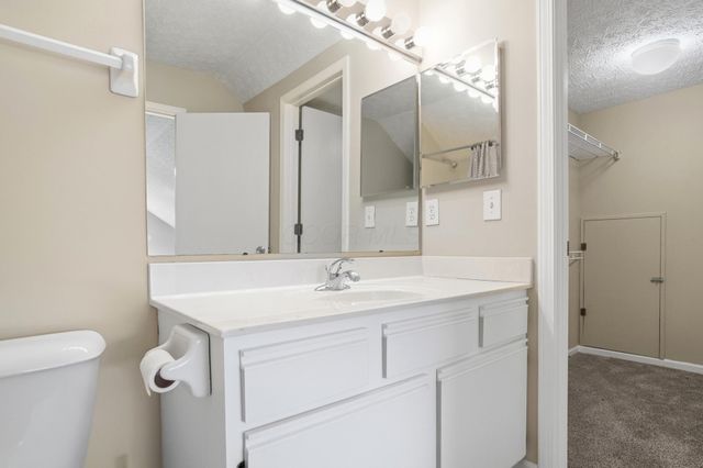 6770 Chateau Chase Drive, Columbus, OH 43235