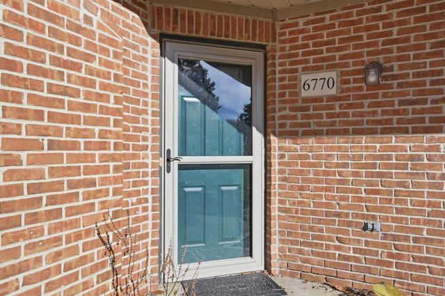 6770 Chateau Chase Drive, Columbus, OH 43235