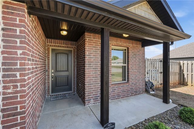 3807 Capstone Avenue, Bentonville, AR 72712