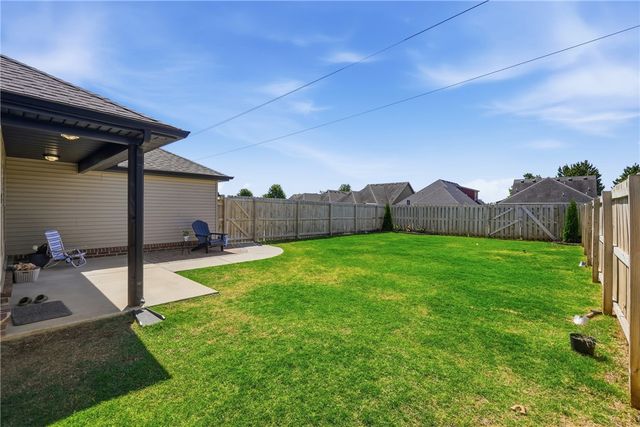 3807 Capstone Avenue, Bentonville, AR 72712