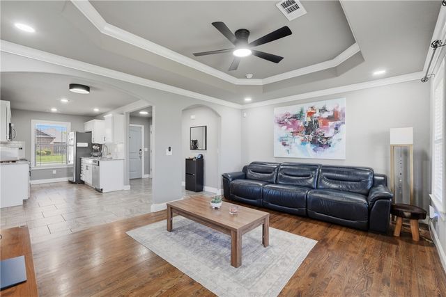 3807 Capstone Avenue, Bentonville, AR 72712