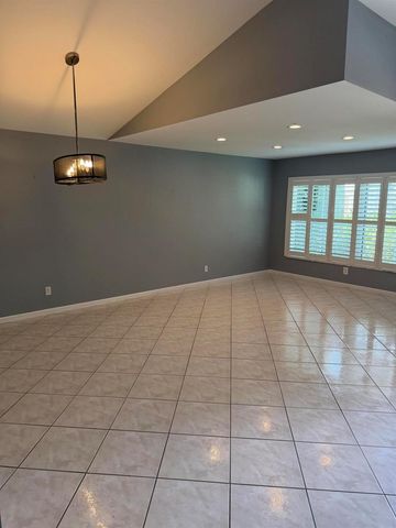 8202 White Rock Circle, Boynton Beach, FL 33436