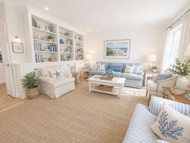 330 Champlain Rd, Chatham, MA 02633
