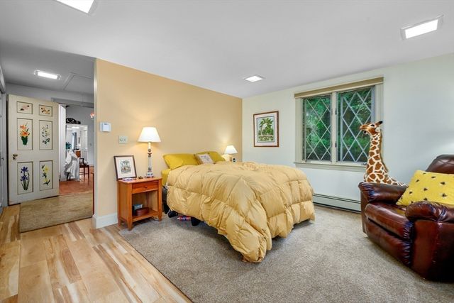 330 Champlain Rd, Chatham, MA 02633