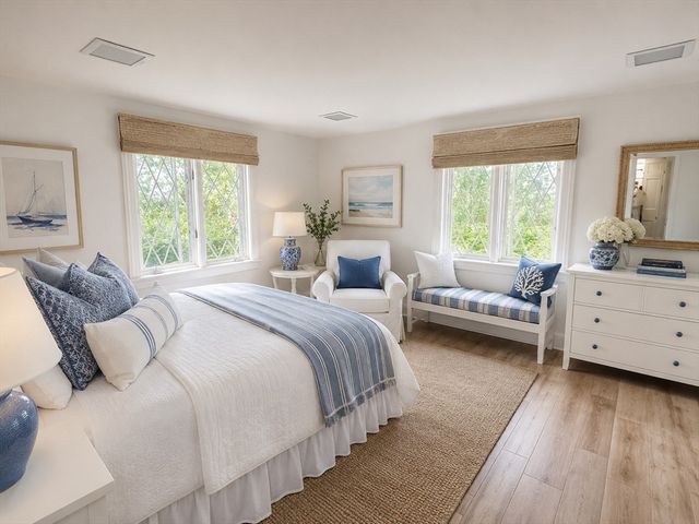 330 Champlain Rd, Chatham, MA 02633