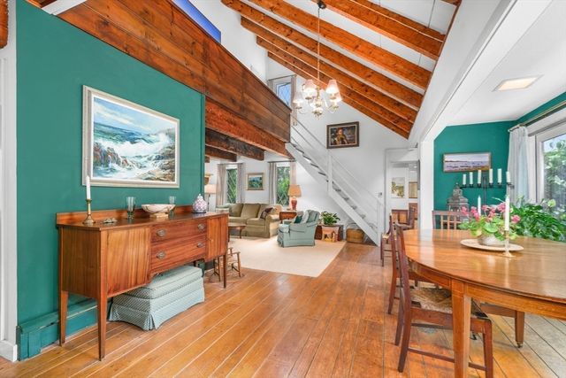 330 Champlain Rd, Chatham, MA 02633