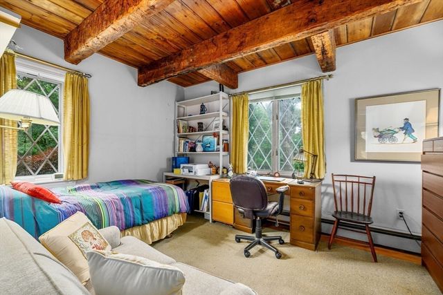 330 Champlain Rd, Chatham, MA 02633
