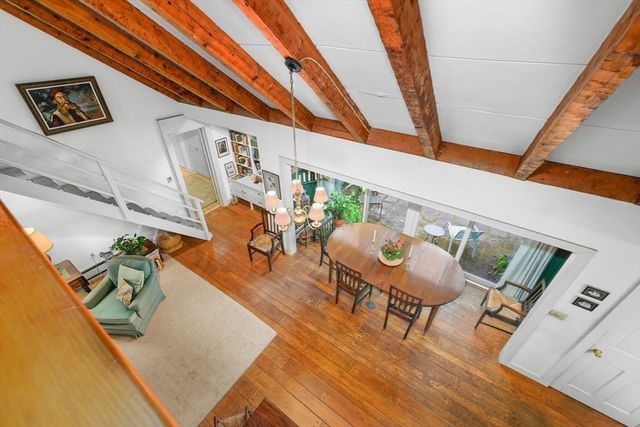 330 Champlain Rd, Chatham, MA 02633