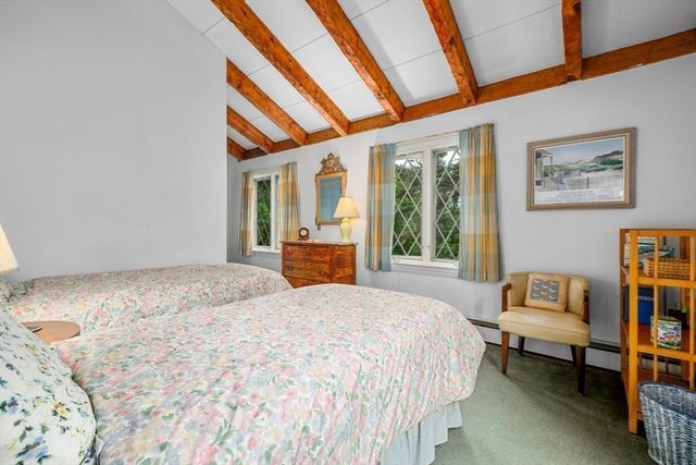 330 Champlain Rd, Chatham, MA 02633