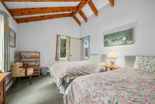 330 Champlain Rd, Chatham, MA 02633