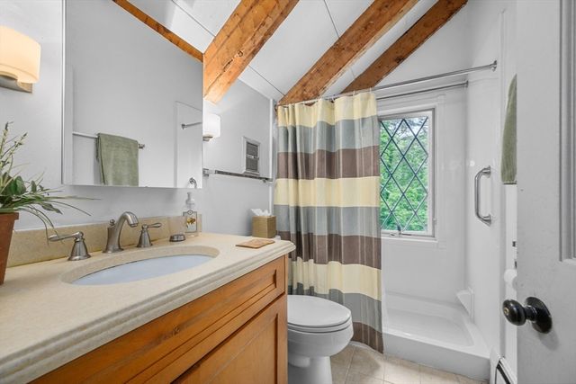 330 Champlain Rd, Chatham, MA 02633