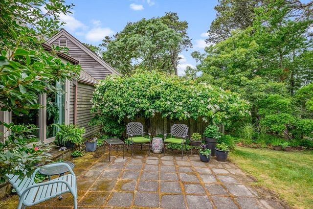330 Champlain Rd, Chatham, MA 02633