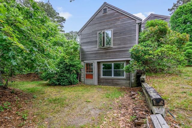 330 Champlain Rd, Chatham, MA 02633