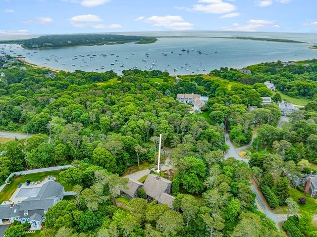 330 Champlain Rd, Chatham, MA 02633