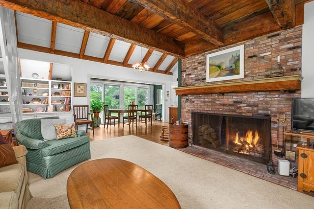 330 Champlain Rd, Chatham, MA 02633
